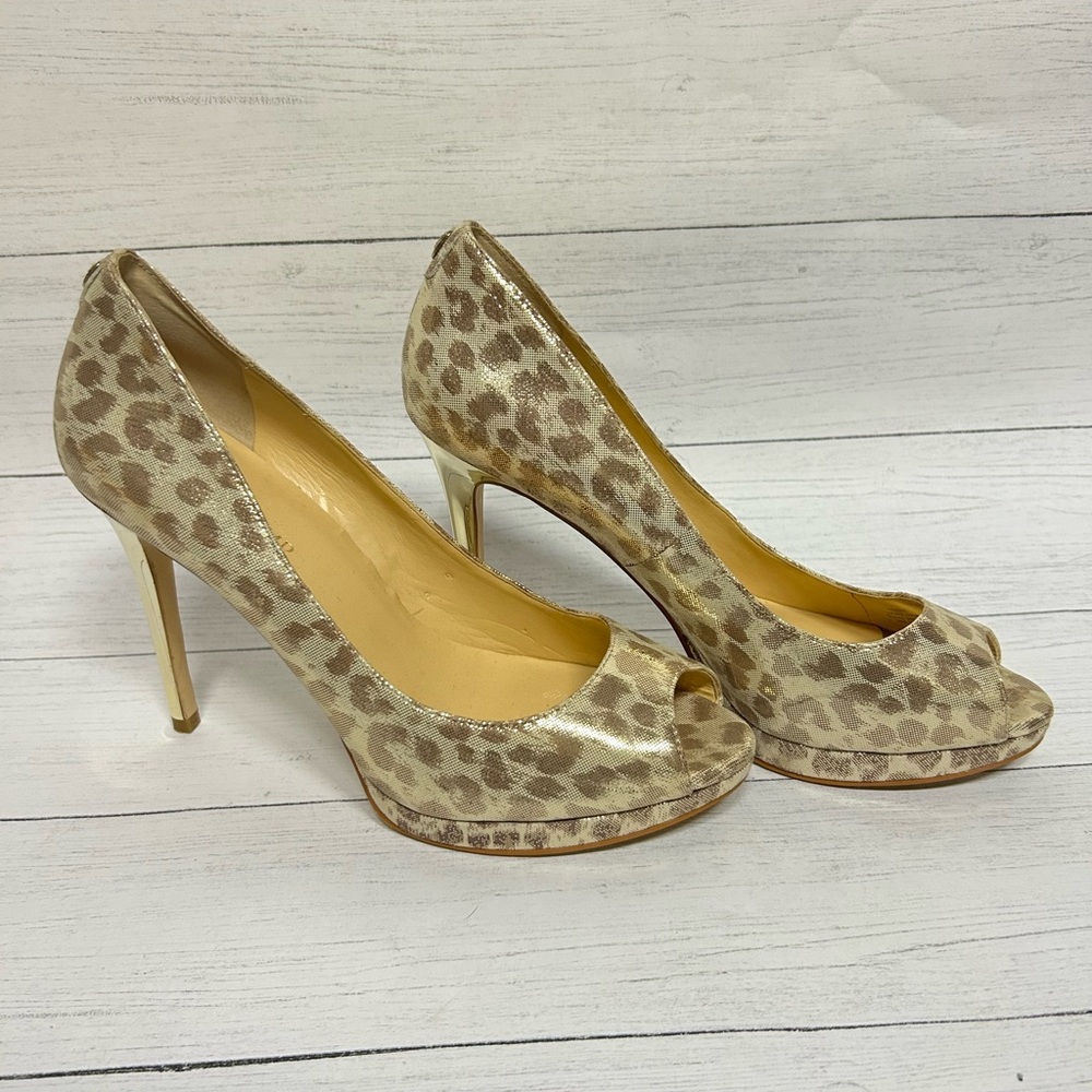 Ivanka Trump Beige Animal Print Peep Toe Gold Heels size 9